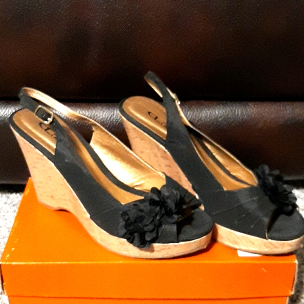 Open toed wedges